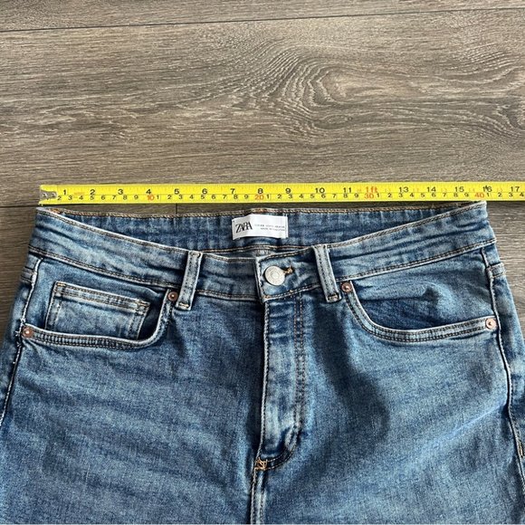 Zara High Rise Stretch Denim Frayed Cut Off Shorts - Picture 4 of 7